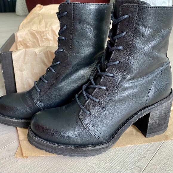 FRYE Karen Boots Size 7.5 Black NEW in Box - Picture 3 of 8